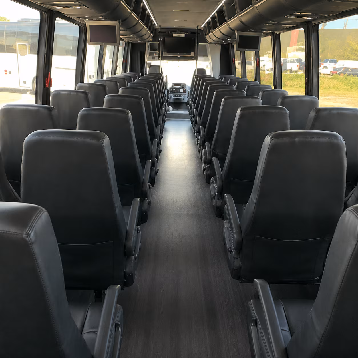 minibus rentals for missouri city wedding party pickup and portraits