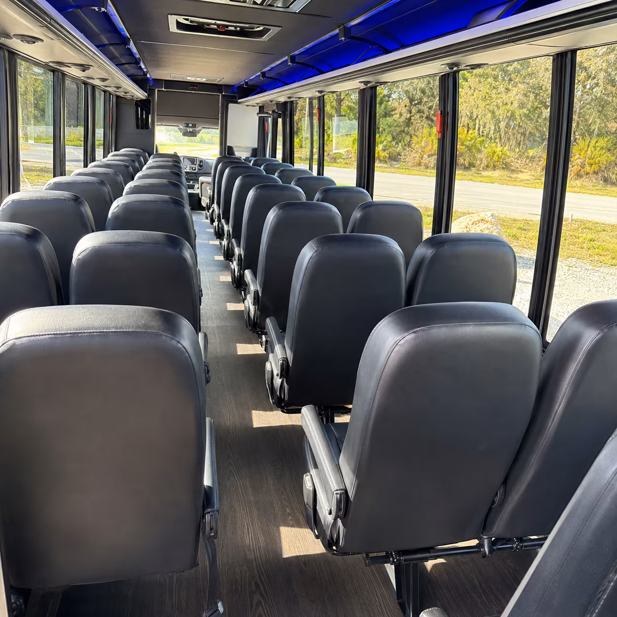 shuttle buses for missouri city wedding guests between hotels and venues