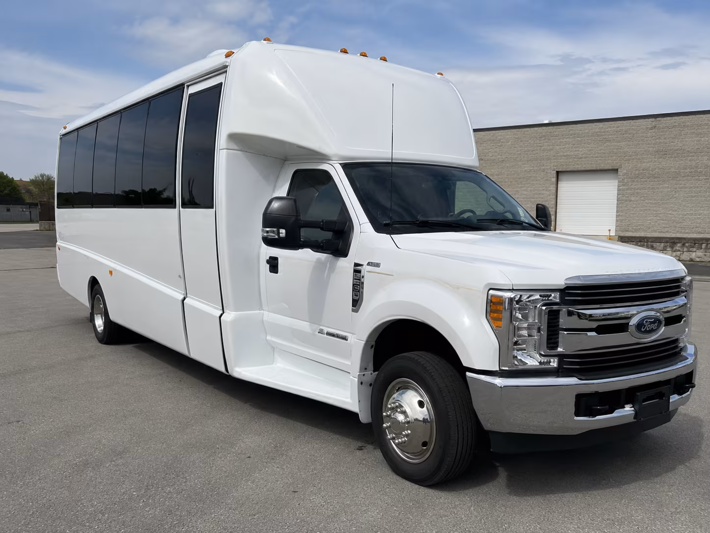 wedding shuttle buses for missouri city and fort bend county celebrations